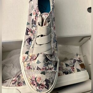 NTW Blowfish Malibu Bella flora Tennis SNEAKERS in grey. Size 10 M women’s.